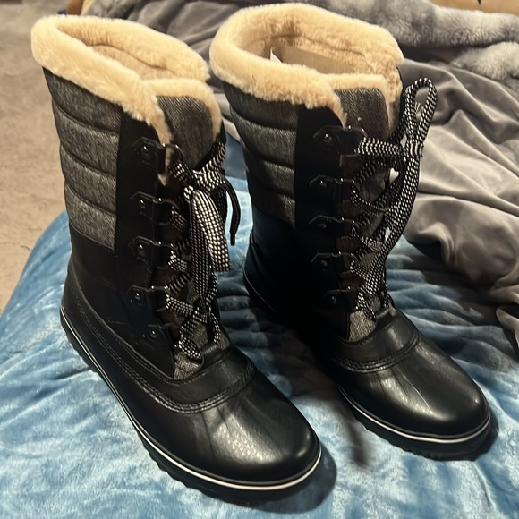Size 10 boots J B U - Picture 2 of 4